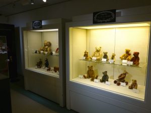 シュタイフ アニマルワールド展（横浜人形の家）会場の様子