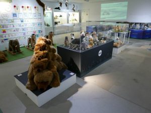 シュタイフ アニマルワールド展（横浜人形の家）会場の様子