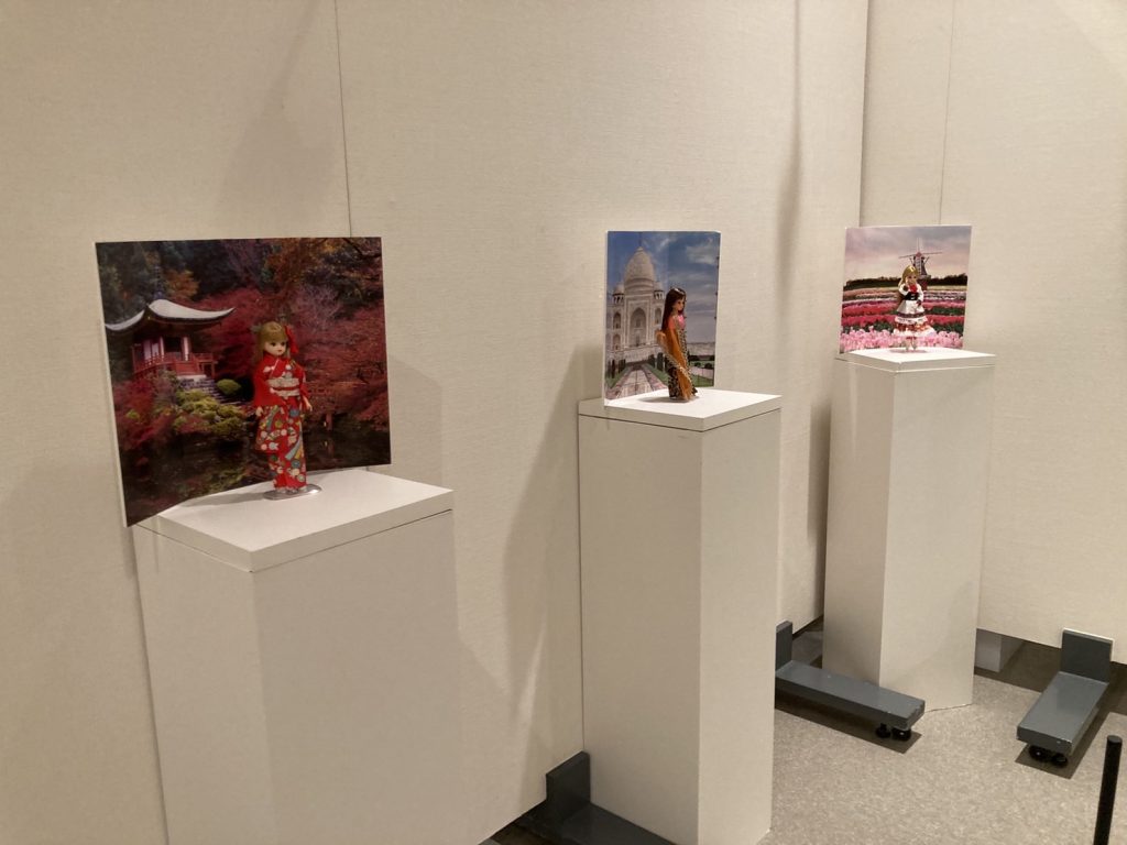 「おもちゃでめぐる世界の秘密」展示